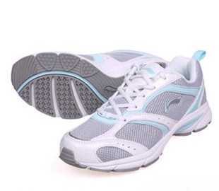 經(jīng)典運(yùn)動鞋履，李寧ARHE016-2跑步鞋批發(fā)指南
